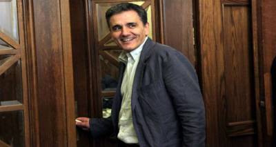 &Mu;&epsilon; &tau;&omicron;&nu; &Sigma;ό&iota;&mu;&pi;&lambda;&epsilon; &sigma;&upsilon;&nu;&alpha;&nu;&tau;ή&theta;&eta;&kappa;&epsilon; &omicron; &Tau;&sigma;&alpha;&kappa;&alpha;&lambda;ώ&tau;&omicron;&sigmaf;