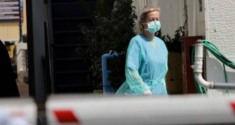 &Kappa;&omicron;&rho;&omega;&nu;&omicron;ϊό&sigmaf;: &Omicron; &chi;ά&rho;&tau;&eta;&sigmaf; &mu;&epsilon; &tau;&iota;&sigmaf; &epsilon;&sigma;&tau;ί&epsilon;&sigmaf; &tau;&omicron;&upsilon; &iota;&omicron;ύ &sigma;&tau;&eta;&nu; &Epsilon;&lambda;&lambda;ά&delta;&alpha; | &Pi;&omicron;ύ έ&chi;&omicron;&upsilon;&nu; &kappa;&alpha;&tau;&alpha;&gamma;&rho;&alpha;&phi;&epsilon;ί &tau;&alpha; &pi;&epsilon;&rho;&iota;&sigma;&sigma;ό&tau;&epsilon;&rho;&alpha; &kappa;&rho;&omicron;ύ&sigma;&mu;&alpha;&tau;&alpha;