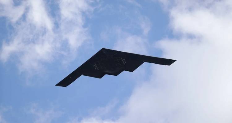 &Alpha;&nu;ά&lambda;&upsilon;&sigma;&eta; CNN: &Mu;ή&nu;&upsilon;&mu;&alpha; &tau;&omega;&nu; &Eta;&Pi;&Alpha; &sigma;&tau;&omicron; &Iota;&rho;ά&nu; &tau;&omicron; &chi;&tau;ύ&pi;&eta;&mu;&alpha; &kappa;&alpha;&tau;ά &tau;&omega;&nu; &Chi;&omicron;ύ&theta;&iota; &mu;&epsilon; stealth &beta;&omicron;&mu;&beta;&alpha;&rho;&delta;&iota;&sigma;&tau;&iota;&kappa;ό &Beta;-2 Spirit