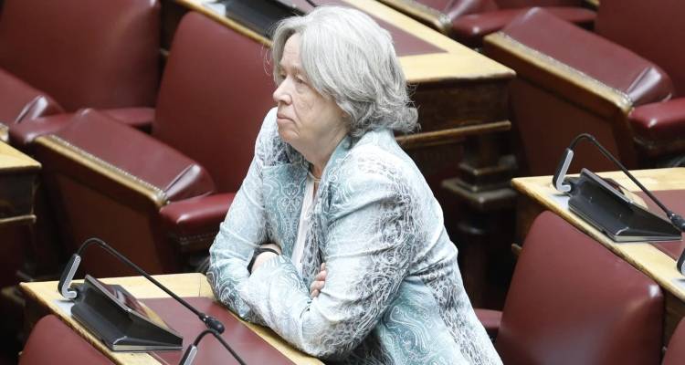 Λινού σε Κασσελάκη: «Δεν θα παραδώσω την έδρα, συμπεριφέρεστε σαν αυτόκλητος δικαστής» -Τι απαντά ο ΣΥΡΙΖΑ
