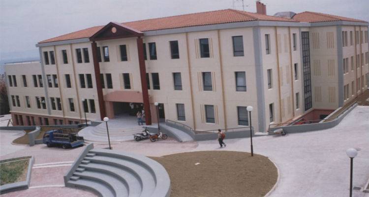 &Pi;&alpha;&nu;&epsilon;&pi;&iota;&sigma;&tau;ή&mu;&iota;&omicron; &Alpha;&iota;&gamma;&alpha;ί&omicron;&upsilon;: &laquo;Ά&mu;&epsilon;&sigma;&eta; &kappa;&alpha;&iota; &omicron;&upsilon;&sigma;&iota;&alpha;&sigma;&tau;&iota;&kappa;ή &sigma;&tau;ή&rho;&iota;&xi;&eta; &tau;&omega;&nu; &Nu;&eta;&sigma;&iota;ώ&nu; &kappa;&alpha;&iota; &tau;&omega;&nu; &Alpha;&nu;&theta;&rho;ώ&pi;&omega;&nu; &tau;&omicron;&upsilon;&sigmaf;&raquo;.