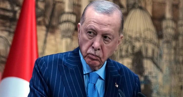 Bloomberg: &Omicron; &Epsilon;&rho;&nu;&tau;&omicron;&gamma;ά&nu; &epsilon;&tau;&omicron;&iota;&mu;ά&zeta;&epsilon;&tau;&alpha;&iota; &nu;&alpha; &kappa;&eta;&rho;ύ&xi;&epsilon;&iota; &Alpha;&Omicron;&Zeta; &mu;έ&chi;&rho;&iota; &kappa;&alpha;&iota; &sigma;&tau;&alpha; 200 &nu;&alpha;&upsilon;&tau;&iota;&kappa;ά &mu;ί&lambda;&iota;&alpha; | &Tau;&iota; &lambda;έ&epsilon;&iota; &gamma;&iota;&alpha; &Epsilon;&lambda;&lambda;ά&delta;&alpha; &kappa;&alpha;&iota; &Kappa;ύ&pi;&rho;&omicron;
