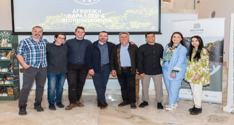 O &Alpha;. &Pi;&alpha;&pi;&alpha;&nu;&delta;&rho;έ&omicron;&upsilon; &sigma;&tau;&eta;&nu; &Lambda;ή&mu;&nu;&omicron; &gamma;&iota;&alpha; &tau;&alpha; &epsilon;&gamma;&kappa;&alpha;ί&nu;&iota;&alpha; &tau;&eta;&sigmaf; Terra Vita (photos &amp; video)