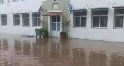 &Kappa;&alpha;&kappa;&omicron;&kappa;&alpha;&iota;&rho;ί&alpha; Alexandros: &Pi;&lambda;&eta;&mu;&mu;ύ&rho;&iota;&sigma;&epsilon; &sigma;&chi;&omicron;&lambda;&epsilon;ί&omicron; &sigma;&tau;&eta;&nu; &Pi;ά&tau;&rho;&alpha; &ndash; &Omicron;&iota; &mu;&alpha;&theta;&eta;&tau;έ&sigmaf; &epsilon;&gamma;&kappa;&lambda;&omega;&beta;ί&sigma;&tau;&eta;&kappa;&alpha;&nu; &mu;έ&sigma;&alpha; &sigma;&epsilon; &kappa;&omicron;&nu;&tau;έ&iota;&nu;&epsilon;&rho;