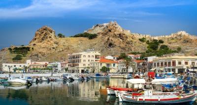 &Eta; ό&mu;&omicron;&rho;&phi;&eta; &Lambda;ή&mu;&nu;&omicron;&sigmaf; &mu;έ&sigma;&alpha; &alpha;&pi;ό &epsilon;&pi;&iota;&lambda;&epsilon;&gamma;&mu;έ&nu;&epsilon;&sigmaf; &epsilon;&iota;&kappa;ό&nu;&epsilon;&sigmaf;