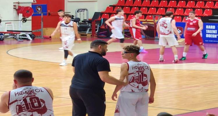 &Delta;&iota;&pi;&lambda;ή &alpha;&gamma;&omega;&nu;&iota;&sigma;&tau;&iota;&kappa;ή &delta;&rho;ά&sigma;&eta; &gamma;&iota;&alpha; &tau;&omicron;&nu; &Alpha;.&Omicron;. Ή&phi;&alpha;&iota;&sigma;&tau;&omicron;&sigmaf; &Lambda;ή&mu;&nu;&omicron;&upsilon; &tau;&omicron; &Sigma;ά&beta;&beta;&alpha;&tau;&omicron; &sigma;&tau;&omicron; &laquo;&Nu;ί&kappa;&omicron;&sigmaf; &Sigma;&alpha;&mu;&alpha;&rho;ά&sigmaf;&raquo;