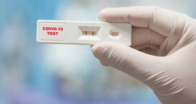 Βρετανία: Αμφιβολίες για τα μαζικά rapid test - Πληροφορίες για μπαράζ από ψευδή θετικά αποτελέσματα