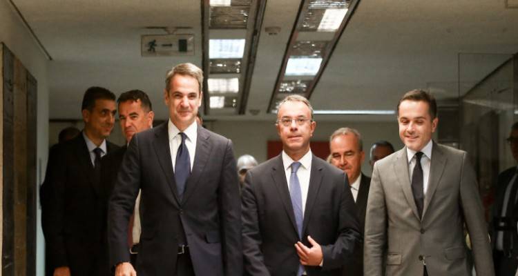 Πρεμιέρα για την 4η αξιολόγηση: Πώς το ΥΠΟΙΚ θα χωρέσει 1,2 δισ. φοροελαφρύνσεις στον προϋπολογισμό