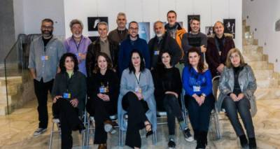 &Alpha;&nu;&omicron;&iota;&chi;&tau;ά &sigma;&epsilon;&mu;&iota;&nu;ά&rho;&iota;&alpha; &phi;&omega;&tau;&omicron;&gamma;&rho;&alpha;&phi;ί&alpha;&sigmaf; &gamma;&iota;&alpha; ό&lambda;&omicron;&upsilon;&sigmaf; &alpha;&pi;ό &tau;&eta;&nu; &Phi;.&Omicron;.&Lambda;ή&mu;&nu;&omicron;&upsilon;