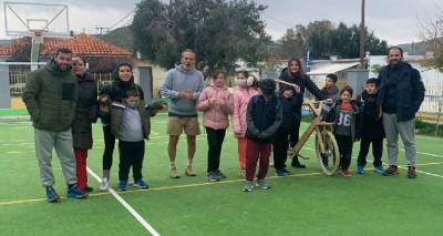 &Delta;&iota;ή&mu;&epsilon;&rho;&omicron; &Mu;&epsilon; &Delta;&rho;ά&sigma;&epsilon;&iota;&sigmaf; &Omicron;&iota;&kappa;&omicron;&lambda;&omicron;&gamma;&iota;&kappa;&omicron;ύ &Chi;&alpha;&rho;&alpha;&kappa;&tau;ή&rho;&alpha; &Sigma;&tau;&omicron; &Nu;&eta;&sigma;ί &Tau;&omicron;&upsilon; &Alpha;&gamma;ί&omicron;&upsilon; &Epsilon;&upsilon;&sigma;&tau;&rho;&alpha;&tau;ί&omicron;&upsilon;.