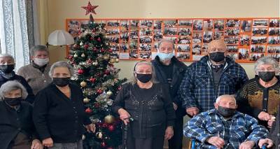 &Sigma;&tau;&omicron; &Kappa;&Eta;&Phi;&Eta; &omicron; &phi;&alpha;&rho;&mu;&alpha;&kappa;&omicron;&pi;&omicron;&iota;ό&sigmaf; &tau;&omicron;&upsilon; &Kappa;&omicron;&iota;&nu;&omega;&nu;&iota;&kappa;&omicron;ύ &Phi;&alpha;&rho;&mu;&alpha;&kappa;&epsilon;ί&omicron;&upsilon; &tau;&omicron;&upsilon; &Delta;ή&mu;&omicron;&upsilon; &Lambda;ή&mu;&nu;&omicron;&upsilon;