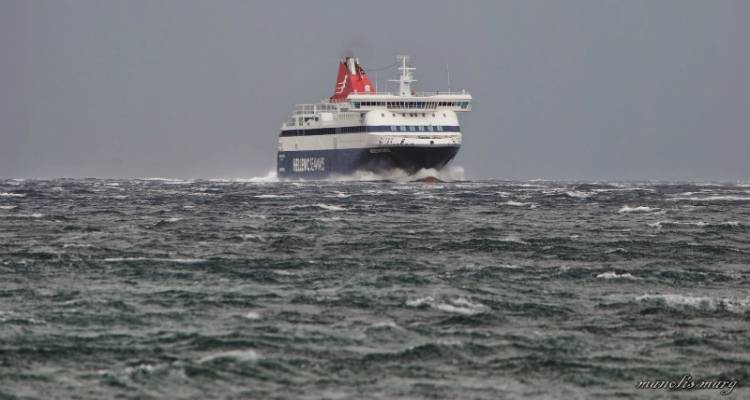 &Alpha;&pi;&alpha;&gamma;&omicron;&rho;&epsilon;&upsilon;&tau;&iota;&kappa;ό &alpha;&pi;ό&pi;&lambda;&omicron;&upsilon;: &Delta;&epsilon;&mu;έ&nu;&omicron; &sigma;&tau;&eta; &Mu;&upsilon;&tau;&iota;&lambda;ή&nu;&eta; &tau;&omicron; &laquo;&Nu;ή&sigma;&omicron;&sigmaf; &Mu;ύ&kappa;&omicron;&nu;&omicron;&sigmaf;&raquo;