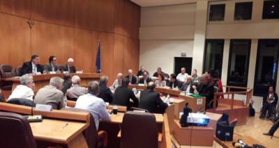 &laquo;&Pi;&epsilon;&rho;&iota;&phi;&epsilon;&rho;&epsilon;&iota;ά&rho;&chi;&eta;&sigmaf; &delta;&epsilon;&nu; &theta;&alpha; &gamma;ί&nu;&epsilon;&tau;&epsilon; &mu;&epsilon; &tau;&omicron; &mu;&epsilon;&tau;&alpha;&nu;&alpha;&sigma;&tau;&epsilon;&upsilon;&tau;&iota;&kappa;ό!&raquo;