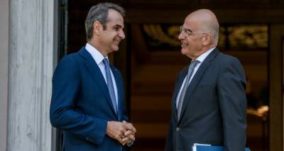 &Epsilon;&pi;&iota;&mu;έ&nu;&epsilon;&iota; &sigma;&tau;&omicron; &laquo;ό&chi;&iota;&raquo; &gamma;&iota;&alpha; &Pi;&rho;ό&epsilon;&delta;&rho;&omicron;&sigmaf; &Delta;&eta;&mu;&omicron;&kappa;&rho;&alpha;&tau;ί&alpha;&sigmaf; &omicron; &Delta;έ&nu;&delta;&iota;&alpha;&sigmaf; -&Pi;&omicron;&iota;&alpha; &pi;&rho;ό&sigma;&omega;&pi;&alpha; &laquo;&pi;&alpha;ί&zeta;&omicron;&upsilon;&nu;&raquo;