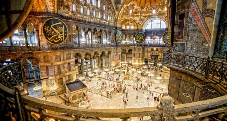 &Tau;&omicron;ύ&rho;&kappa;&omicron;&sigmaf; &iota;&sigma;&tau;&omicron;&rho;&iota;&kappa;ό&sigmaf; &pi;&rho;&omicron;&epsilon;&iota;&delta;&omicron;&pi;&omicron;&iota;&epsilon;ί: &laquo;&Eta; &Alpha;&gamma;&iota;&alpha;-&Sigma;&omicron;&phi;&iota;ά &kappa;&iota;&nu;&delta;&upsilon;&nu;&epsilon;ύ&epsilon;&iota; &nu;&alpha; &kappa;&alpha;&tau;&alpha;&rho;&rho;&epsilon;ύ&sigma;&epsilon;&iota; | &Pi;&rho;έ&pi;&epsilon;&iota; &nu;&alpha; &kappa;&lambda;&epsilon;ί&sigma;&epsilon;&iota;&raquo;