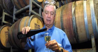 &Mu;&omicron;&sigma;&chi;ά&tau;&omicron;, &eta; &pi;&omicron;&iota;&kappa;&iota;&lambda;ί&alpha; &mu;&epsilon; &tau;&alpha; &chi;ί&lambda;&iota;&alpha; &pi;&rho;ό&sigma;&omega;&pi;&alpha;...