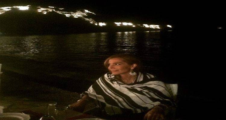 Στη Λήμνο συνεχίζει τις διακοπές της η Δέσποινα Βανδή (photos)