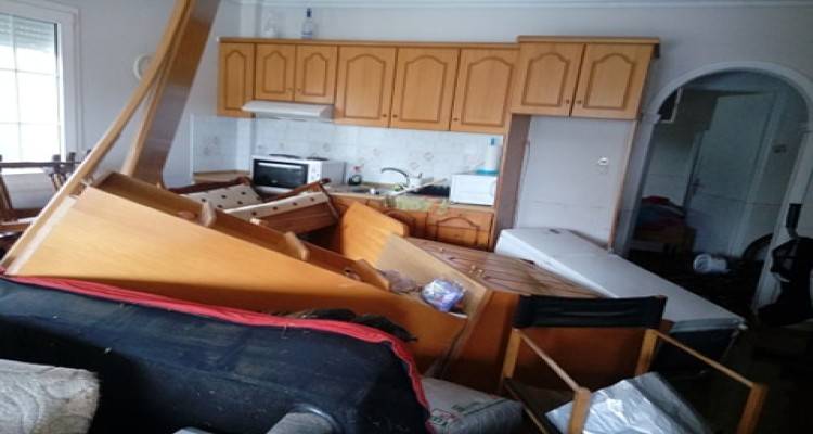 Λήμνος: Χείμαρρος πέρασε μέσα από σπίτι | Σοκάρουν οι εικόνες