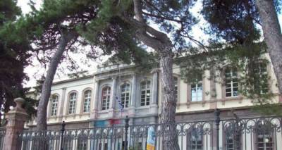 &Gamma;&iota;&alpha; &tau;&iota;&sigmaf; 11 &Omicron;&kappa;&tau;&omega;&beta;&rho;ί&omicron;&upsilon; &eta; &delta;ί&kappa;&eta; &tau;&eta;&sigmaf; &Sigma;&upsilon;&nu;&epsilon;&tau;&alpha;&iota;&rho;&iota;&sigma;&tau;&iota;&kappa;ή&sigmaf; &Tau;&rho;ά&pi;&epsilon;&zeta;&alpha;&sigmaf; &Lambda;έ&sigma;&beta;&omicron;&upsilon; &Lambda;ή&mu;&nu;&omicron;&upsilon;