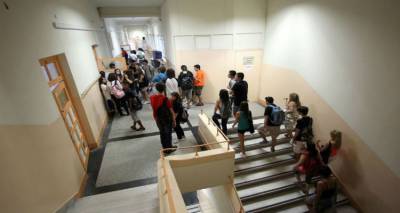 438 &epsilon;&kappa;&pi;&alpha;&iota;&delta;&epsilon;&upsilon;&tau;&iota;&kappa;&omicron;ί &epsilon;ί&pi;&alpha;&nu; ό&chi;&iota; &sigma;&tau;&eta;&nu; &theta;έ&sigma;&eta; &alpha;&nu;&alpha;&pi;&lambda;&eta;&rho;&omega;&tau;ή