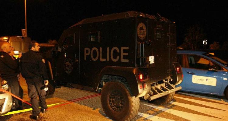 &Theta;&rho;ί&lambda;&epsilon;&rho; &sigma;&tau;&omicron; &Pi;&alpha;&rho;ί&sigma;&iota;: &Omicron;&pi;&alpha;&delta;ό&sigmaf; &tau;&omicron;&upsilon; ISIS &sigma;&kappa;ό&tau;&omega;&sigma;&epsilon; &alpha;&sigma;&tau;&upsilon;&nu;&omicron;&mu;&iota;&kappa;ό &kappa;&alpha;&iota; &tau;&eta;&nu; &sigma;ύ&zeta;&upsilon;&gamma;ό &tau;&omicron;&upsilon;