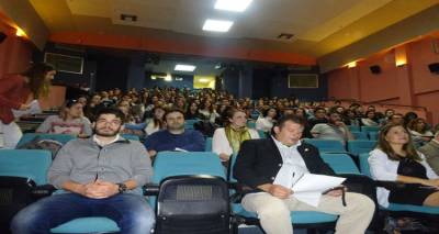 &Eta;&mu;&epsilon;&rho;ί&delta;&alpha; &sigma;&tau;&eta; &Lambda;ή&mu;&nu;&omicron;: &laquo;&Epsilon;&Pi;&Epsilon;&Nu;&Delta;&Upsilon;&Omicron;&Nu;&Tau;&Alpha;&Sigma; &Sigma;&Tau;&Alpha; &Nu;&Eta;&Sigma;&Iota;&Alpha; &Tau;&Eta;&Sigma; &Gamma;&Nu;&Omega;&Sigma;&Eta;&Sigma; &Iota;&Iota;&Iota;: &Kappa;&alpha;&iota;&nu;&omicron;&tau;&omicron;&mu;ί&alpha; &amp; &Epsilon;&pi;&iota;&chi;&epsilon;&iota;&rho;&eta;&mu;&alpha;&tau;&iota;&kappa;ό&tau;&eta;&tau;&alpha;&raquo;