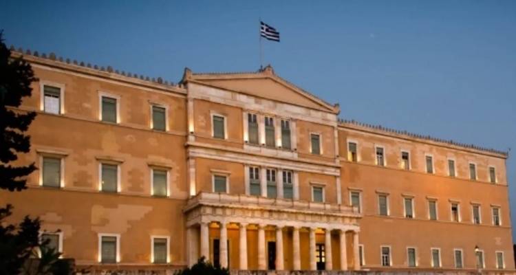 Φρίκη -Καταγγελίες σοκ για τον αστυνομικό της Βουλής που βίαζε τα παιδιά του: Ανάγκαζε τη σύζυγό του να ασελγεί σε βάρος τους