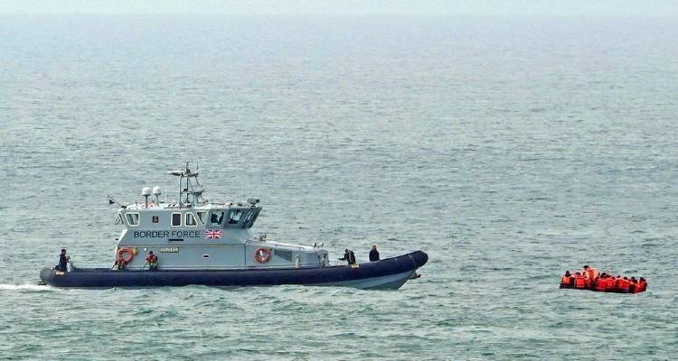 Βρετανία : Σε 48 ώρες περισσότεροι από 1.100 μετανάστες πέρασαν τη Θάλασσα της Μάγχης