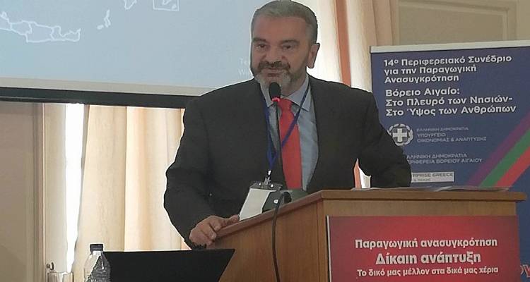 &Sigma;&tau;. &Mu;ά&nu;&tau;&zeta;&alpha;&rho;&eta;&sigmaf;: &laquo;&Mu;&eta;&nu; &mu;&alpha;&sigmaf; &beta;ά&zeta;&epsilon;&tau;&epsilon; ό&lambda;&omicron;&upsilon;&sigmaf; &sigma;&epsilon; έ&nu;&alpha; &sigma;&alpha;&kappa;ί&raquo;