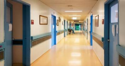 3 &epsilon;&mu;&beta;&omicron;&lambda;&iota;&alpha;&sigma;&tau;&iota;&kappa;ά &kappa;έ&nu;&tau;&rho;&alpha; &gamma;&iota;&alpha; &tau;&omicron;&nu; Covid-19 &sigma;&tau;&eta; &Lambda;ή&mu;&nu;&omicron;