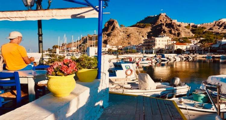 &Kappa;&epsilon;&chi;&rho;&iota;&mu;&pi;&alpha;&rho;έ&nu;&iota;&alpha; &Lambda;ή&mu;&nu;&omicron;&sigmaf;: έ&rho;&omega;&tau;&alpha;&sigmaf; &mu;&epsilon; &tau;&eta;&nu; &pi;&rho;ώ&tau;&eta;!