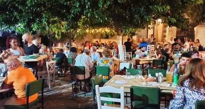 sto-panigyri-tou-ai-lia-sti-grafiki-plateia-tou-kornoy-photos