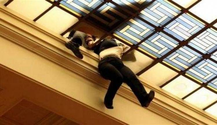 &Alpha;&tau;ύ&chi;&eta;&mu;&alpha; &sigma;&tau;&eta; &Beta;&omicron;&upsilon;&lambda;ή: &Upsilon;&pi;ά&lambda;&lambda;&eta;&lambda;&omicron;&sigmaf; &alpha;&iota;&omega;&rho;ή&theta;&eta;&kappa;&epsilon; &sigma;&tau;&omicron; &kappa;&epsilon;&nu;ό