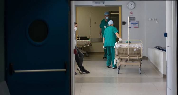 Κρήτη: Σταματούν τη χορήγηση φαρμάκων στην 44χρονη που είχε εμβολιαστεί με AstraZeneca