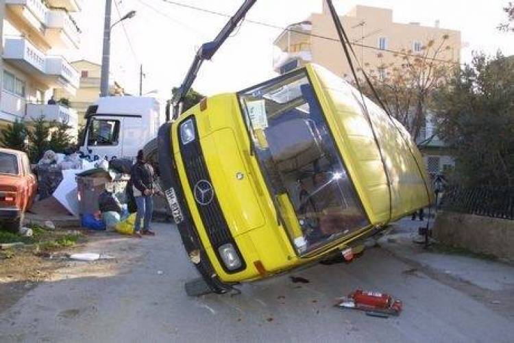 &Tau;&rho;&omicron;&chi;&alpha;ί&omicron; &mu;&epsilon; &sigma;&chi;&omicron;&lambda;&iota;&kappa;ό &lambda;&epsilon;&omega;&phi;&omicron;&rho;&epsilon;ί&omicron; - &Tau;&rho;&alpha;&upsilon;&mu;&alpha;&tau;ί&epsilon;&sigmaf; &mu;&alpha;&theta;&eta;&tau;έ&sigmaf; &kappa;&alpha;&iota; &omicron; &omicron;&delta;&eta;&gamma;ό&sigmaf;