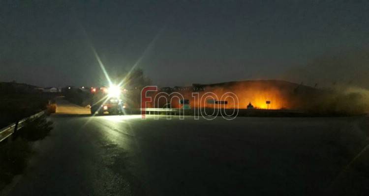 Λήμνος: Φωτιά στη στροφή του Βάρους (photos)