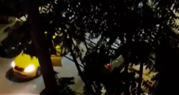 &laquo;&Alpha;&kappa;&omicron;ύ&omega; έ&nu;&alpha; &kappa;&rho;&alpha;&tau;&sigmaf; &sigma;&tau;&omicron; &alpha;&upsilon;&tau;ί &mu;&omicron;&upsilon; &kappa;&alpha;&iota; ή&tau;&alpha;&nu; &tau;&omicron; &kappa;&omicron;&mu;&mu;ά&tau;&iota; &pi;&omicron;&upsilon; &kappa;ό&pi;&eta;&kappa;&epsilon;&raquo;: &Sigma;&omicron;&kappa;ά&rho;&epsilon;&iota; &eta; &pi;&epsilon;&rho;&iota;&gamma;&rho;&alpha;&phi;ή &tau;&eta;&sigmaf; &omicron;&delta;&eta;&gamma;&omicron;ύ &tau;&alpha;&xi;ί &gamma;&iota;&alpha; &tau;&eta;&nu; &epsilon;&pi;ί&theta;&epsilon;&sigma;&eta; &sigma;&tau;&eta; &Nu;έ&alpha; &Iota;&omega;&nu;ί&alpha;