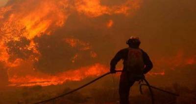 Στάχτη άφησε πίσω της η χθεσινή φωτιά σε μάντρα στον Εβγάτη