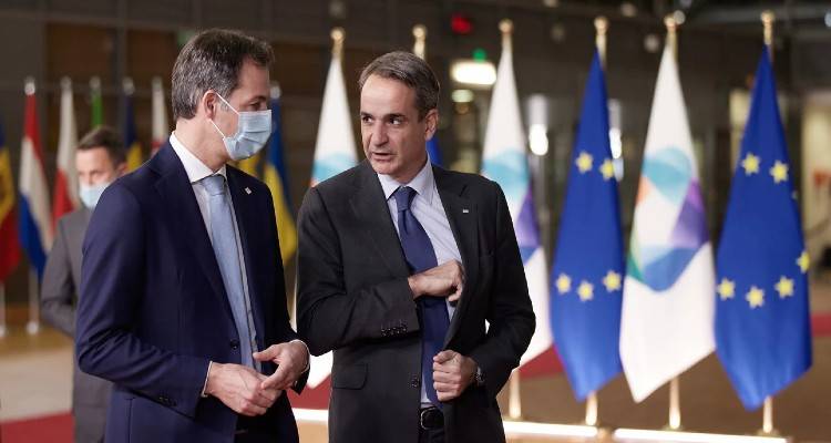 Μέτρα ανακοινώνει αύριο η κυβέρνηση -Επιδότηση 45 ευρώ για το ηλεκτρικό, διπλάσια έκπτωση στο αέριο