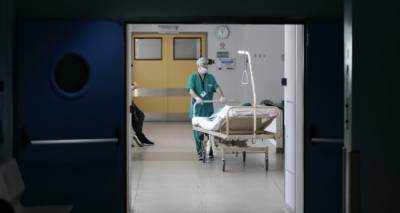 &Kappa;&omicron;&rho;&omega;&nu;&omicron;ϊό&sigmaf;: 25 &nu;έ&alpha; &kappa;&rho;&omicron;ύ&sigma;&mu;&alpha;&tau;&alpha; &sigma;&tau;&eta;&nu; &Epsilon;&lambda;&lambda;ά&delta;&alpha; | 16 &sigma;&tau;&iota;&sigmaf; &pi;ύ&lambda;&epsilon;&sigmaf; &epsilon;&iota;&sigma;ό&delta;&omicron;&upsilon;