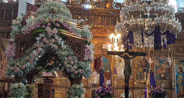 Λήμνος: Ο Επιτάφιος στον Μητροπολιτικό Ναό της Αγίας Τριάδας στη Μύρινα