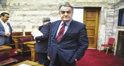 &Sigma;&tau;&omicron; &mu;ά&tau;&iota; &tau;&omicron;&upsilon; &kappa;&upsilon;&kappa;&lambda;ώ&nu;&alpha; o &Alpha;&theta;&alpha;&nu;&alpha;&sigma;ί&omicron;&upsilon;