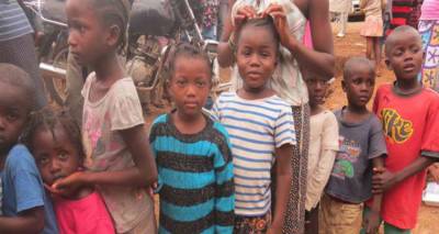 &Pi;ά&nu;&omega; &alpha;&pi;ό 5 &epsilon;&kappa;&alpha;&tau;. &epsilon;&upsilon;&rho;ώ &upsilon;&pi;&epsilon;&xi;&alpha;&iota;&rho;έ&theta;&eta;&kappa;&alpha;&nu; &alpha;&pi;ό &tau;&alpha; &pi;&omicron;&sigma;ά &pi;&omicron;&upsilon; &epsilon;ί&chi;&alpha;&nu; &delta;&iota;&alpha;&tau;&epsilon;&theta;&epsilon;ί &gamma;&iota;&alpha; &tau;&eta;&nu; &alpha;&nu;&tau;&iota;&mu;&epsilon;&tau;ώ&pi;&iota;&sigma;&eta; &tau;&omicron;&upsilon; Έ&mu;&pi;&omicron;&lambda;&alpha; &sigma;&tau;&eta;&nu; &Alpha;&phi;&rho;&iota;&kappa;ή