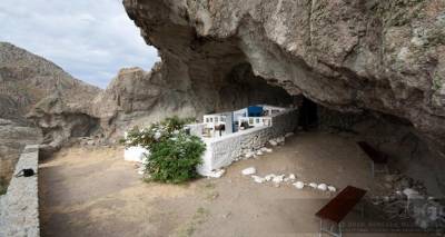 &Tau;&omicron; &pi;&rho;&omicron;&sigma;&kappa;ύ&nu;&eta;&mu;&alpha; &tau;&eta;&sigmaf; &Pi;&alpha;&nu;&alpha;&gamma;ί&alpha;&sigmaf; &tau;&eta;&sigmaf; &Kappa;&alpha;&kappa;&alpha;&beta;&iota;ώ&tau;&iota;&sigma;&sigma;&alpha;&sigmaf; &sigma;&tau;&eta; &Lambda;ή&mu;&nu;&omicron;: &Tau;&omicron; &pi;&iota;&omicron; ό&mu;&omicron;&rho;&phi;&omicron; &epsilon;&xi;&omega;&kappa;&kappa;&lambda;ή&sigma;&iota; &tau;&eta;&sigmaf; &Epsilon;&lambda;&lambda;ά&delta;&alpha;&sigmaf;