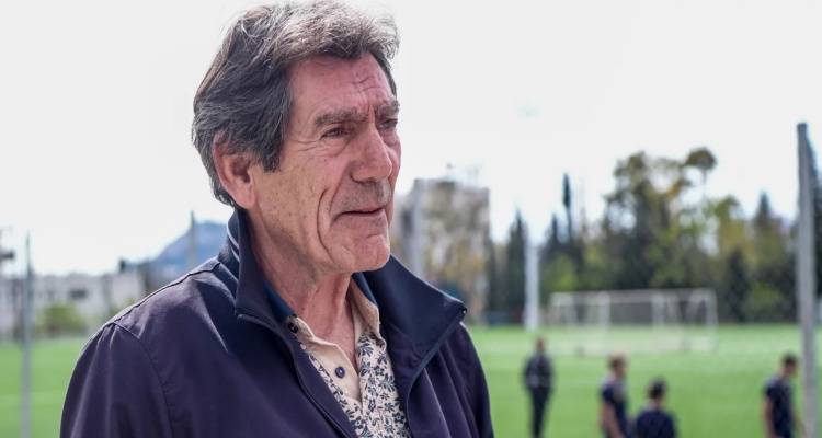 &Pi;έ&theta;&alpha;&nu;&epsilon; &omicron; &pi;&alpha;&lambda;&alpha;ί&mu;&alpha;&chi;&omicron;&sigmaf; &tau;&epsilon;&rho;&mu;&alpha;&tau;&omicron;&phi;ύ&lambda;&alpha;&kappa;&alpha;&sigmaf; &Nu;ί&kappa;&omicron;&sigmaf; &Sigma;&alpha;&rho;&gamma;&kappa;ά&nu;&eta;&sigmaf;