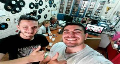 FM 100 &kappa;&alpha;&iota; ENA Channel &epsilon;&nu;ώ&nu;&omicron;&upsilon;&nu; &gamma;&iota;&alpha; &delta;&epsilon;ύ&tau;&epsilon;&rho;&eta; &chi;&rho;ό&nu;&iota;&alpha; &tau;&iota;&sigmaf; &delta;&upsilon;&nu;ά&mu;&epsilon;&iota;&sigmaf; &tau;&omicron;&upsilon;&sigmaf; &mu;&epsilon; &sigma;&tau;ό&chi;&omicron; &tau;&eta;&nu; &pi;&rho;&omicron;&beta;&omicron;&lambda;ή &tau;&eta;&sigmaf; &Lambda;ή&mu;&nu;&omicron;&upsilon; (mp3)