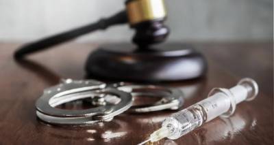 &Iota;&sigma;&tau;&omicron;&rho;&iota;&kappa;ή &alpha;&pi;ό&phi;&alpha;&sigma;&eta; &sigma;&tau;&eta;&nu; &Iota;&sigma;&eta;&mu;&epsilon;&rho;&iota;&nu;ή &Gamma;&omicron;&upsilon;&iota;&nu;έ&alpha;: &Kappa;&alpha;&tau;&alpha;&rho;&gamma;&epsilon;ί&tau;&alpha;&iota; &eta; &theta;&alpha;&nu;&alpha;&tau;&iota;&kappa;ή &pi;&omicron;&iota;&nu;ή