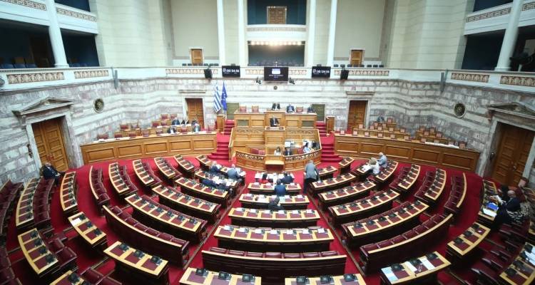 &Sigma;&tau;&eta;&nu; &Epsilon;&pi;&iota;&tau;&rho;&omicron;&pi;ή &Delta;&epsilon;&omicron;&nu;&tau;&omicron;&lambda;&omicron;&gamma;ί&alpha;&sigmaf; &sigma;ή&mu;&epsilon;&rho;&alpha; &omicron;&iota; 11 &beta;&omicron;&upsilon;&lambda;&epsilon;&upsilon;&tau;έ&sigmaf; &tau;&eta;&sigmaf; &Nu;&Delta;, &lambda;ό&gamma;&omega; &Omicron;&Pi;&Epsilon;&Kappa;&Epsilon;&Pi;&Epsilon; -&Gamma;&kappa;&rho;ί&nu;&iota;&alpha; &sigma;&tau;&eta;&nu; &Kappa;&Omicron;, &laquo;&delta;&epsilon;&nu; &mu;&alpha;&sigmaf; &pi;&rho;&omicron;&sigma;&tau;&alpha;&tau;&epsilon;ύ&omicron;&upsilon;&nu;&raquo;, &lambda;έ&nu;&epsilon;