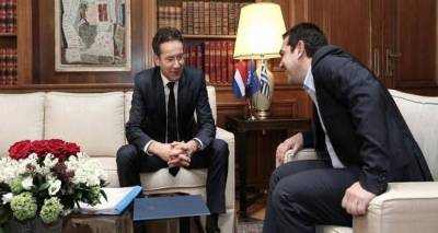 &Tau;&alpha; &laquo;έ&sigma;&pi;&alpha;&sigma;&epsilon;&raquo; &omicron; &Tau;&sigma;ί&pi;&rho;&alpha;&sigmaf; &mu;&epsilon; &Nu;&tau;ά&iota;&sigma;&epsilon;&lambda;&mu;&pi;&lambda;&omicron;&upsilon;&mu; - &Sigma;ό&iota;&mu;&pi;&lambda;&epsilon;