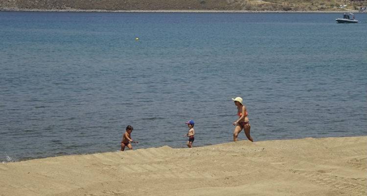 &Pi;&omega;&sigmaf; &alpha;&nu;&tau;&iota;&mu;&epsilon;&tau;ώ&pi;&iota;&sigma;&alpha;&nu; &omicron;&iota; &kappa;ά&tau;&omicron;&iota;&kappa;&omicron;&iota; &tau;&eta;&sigmaf; &Mu;ύ&rho;&iota;&nu;&alpha;&sigmaf; &tau;&eta;&nu; &pi;&rho;ώ&tau;&eta; &mu;έ&rho;&alpha; &kappa;&alpha;ύ&sigma;&omega;&nu;&alpha; (photos + mp3)